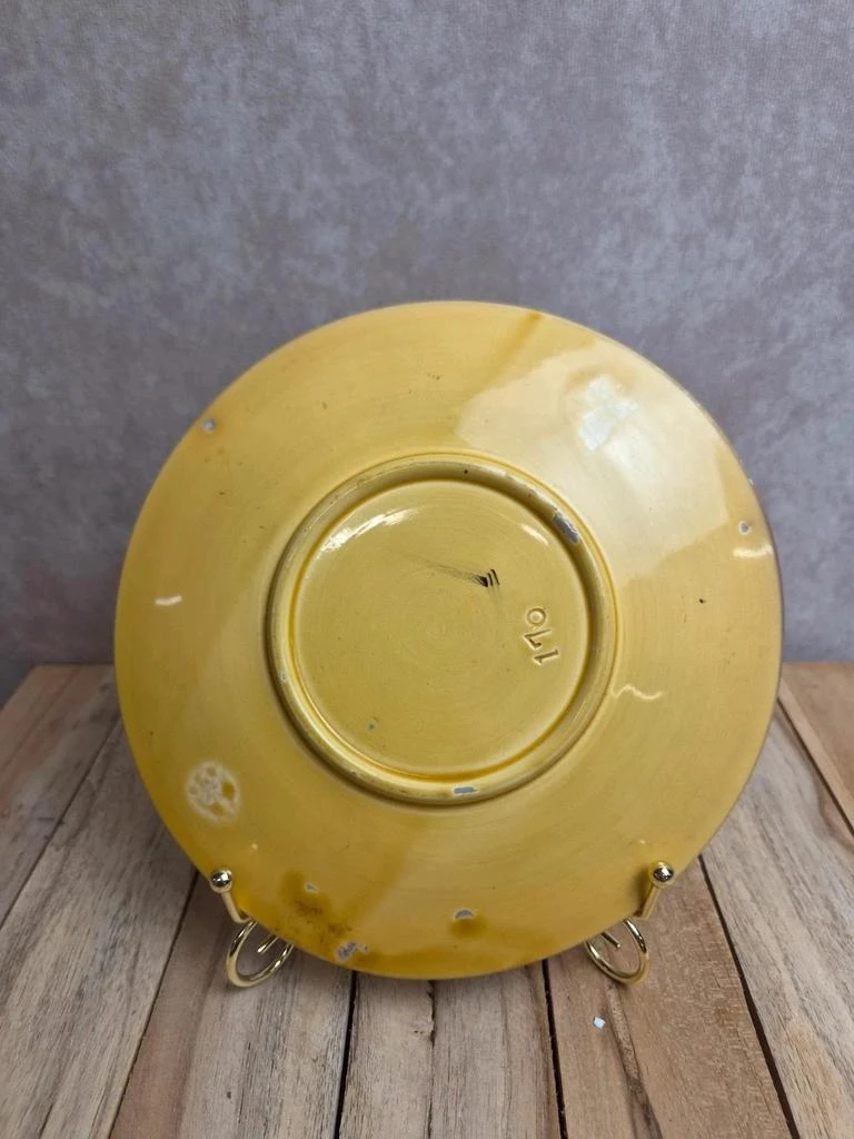 Prato de sobremesa antigo em barbotina - decoração de folhas em relevo - amarelo e verde – photo 5